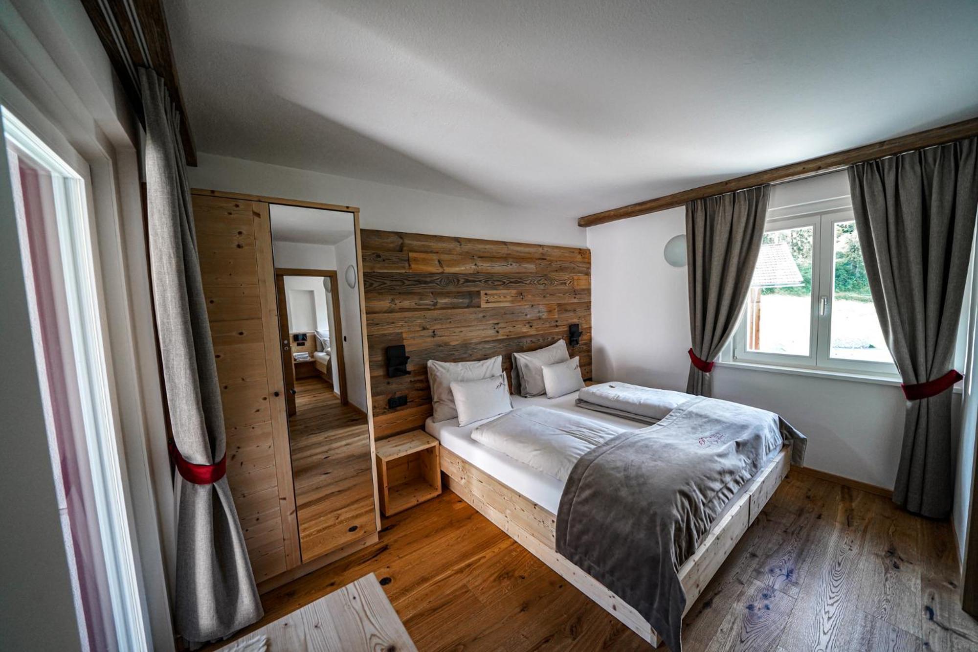 Garni Bergblick Hotel Braies  Exterior foto